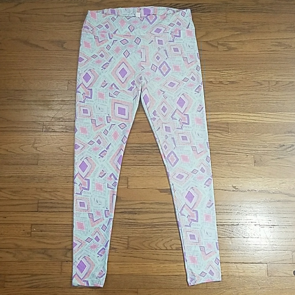 LuLaRoe Tall & Curvy Leggings. - Picture 3 of 8